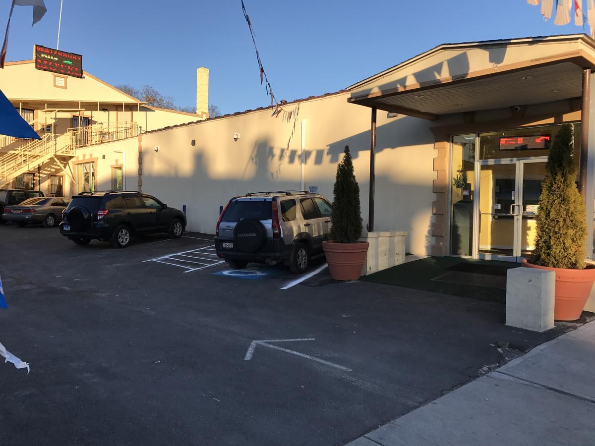 Waterbury Big Apple Motel מראה חיצוני תמונה